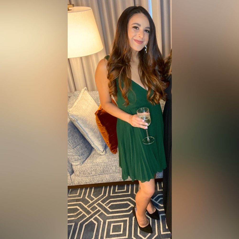 Elegant Green Pleated Dress